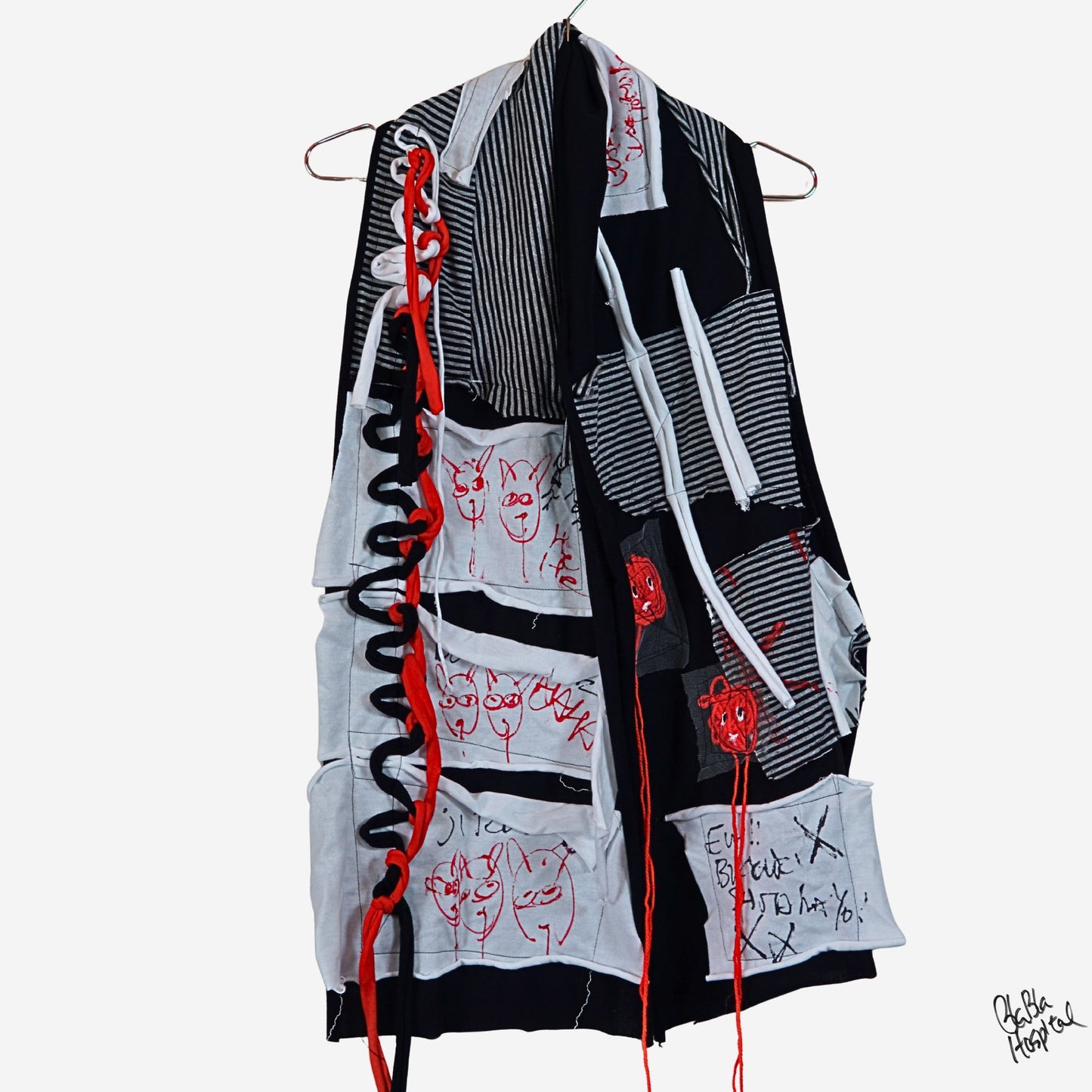 Face No.005 | Fabric Art  Greyx Black border Design – Black Scarf