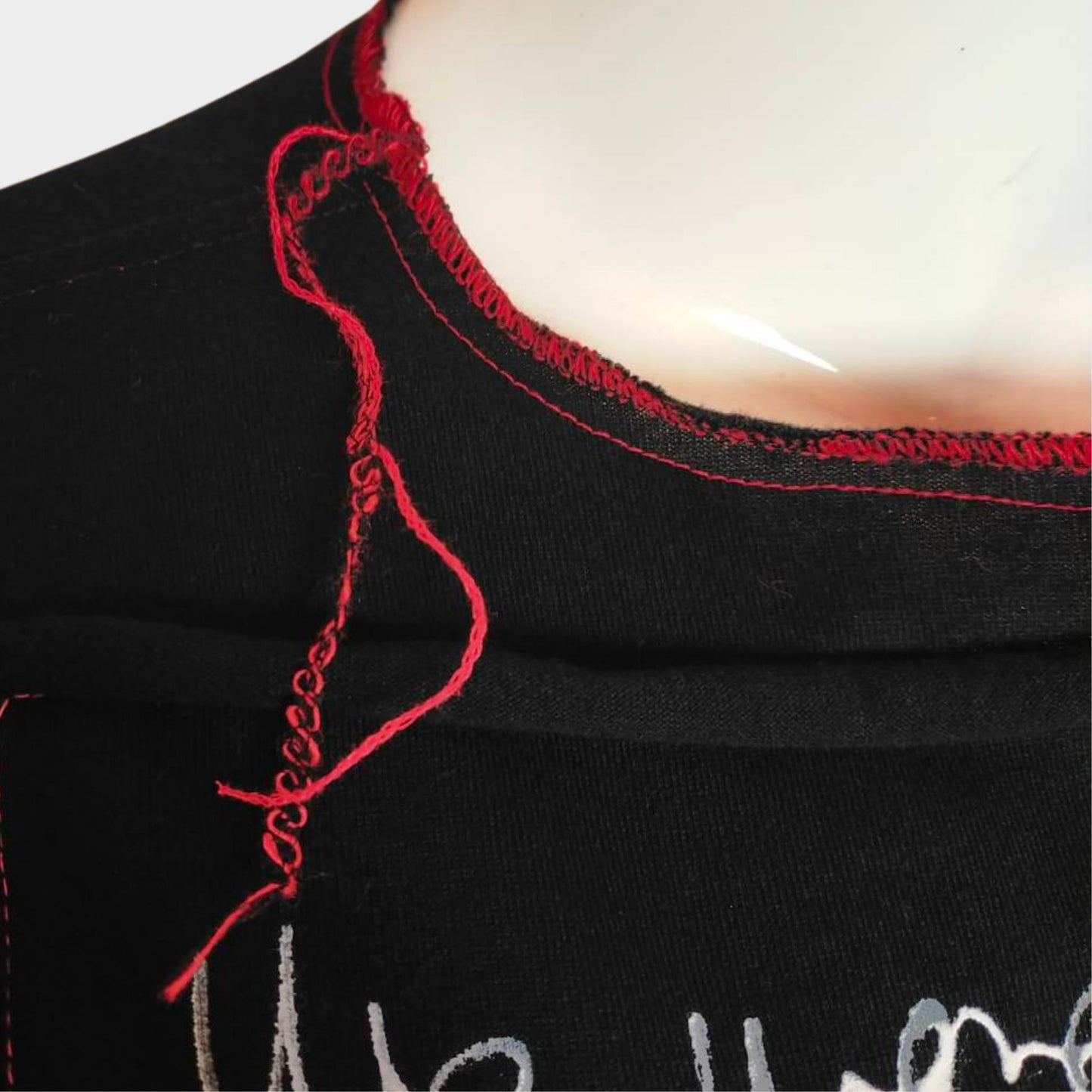 Twinmood – No.01b | Sleeveless Black Top