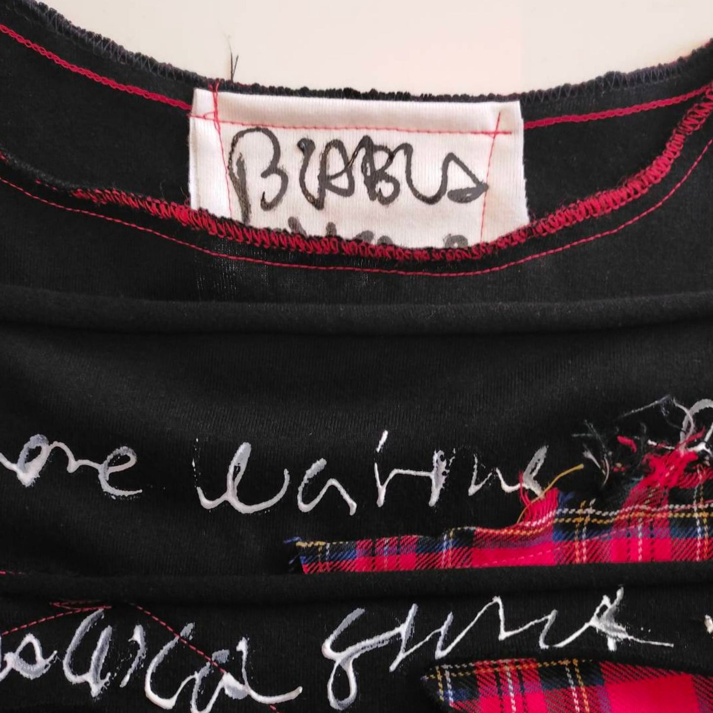 Twinmood – No.01b | Sleeveless Black Top